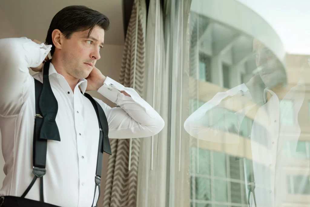 Preparativos del novio en Hotel Marriott Quito