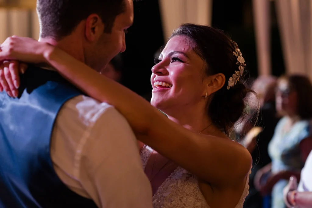 Baile y fiesta de los novios en su Boda en la Balbanera de Palugo
