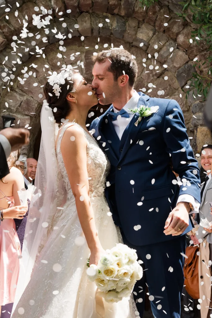 Salida de los novios de la Iglesia