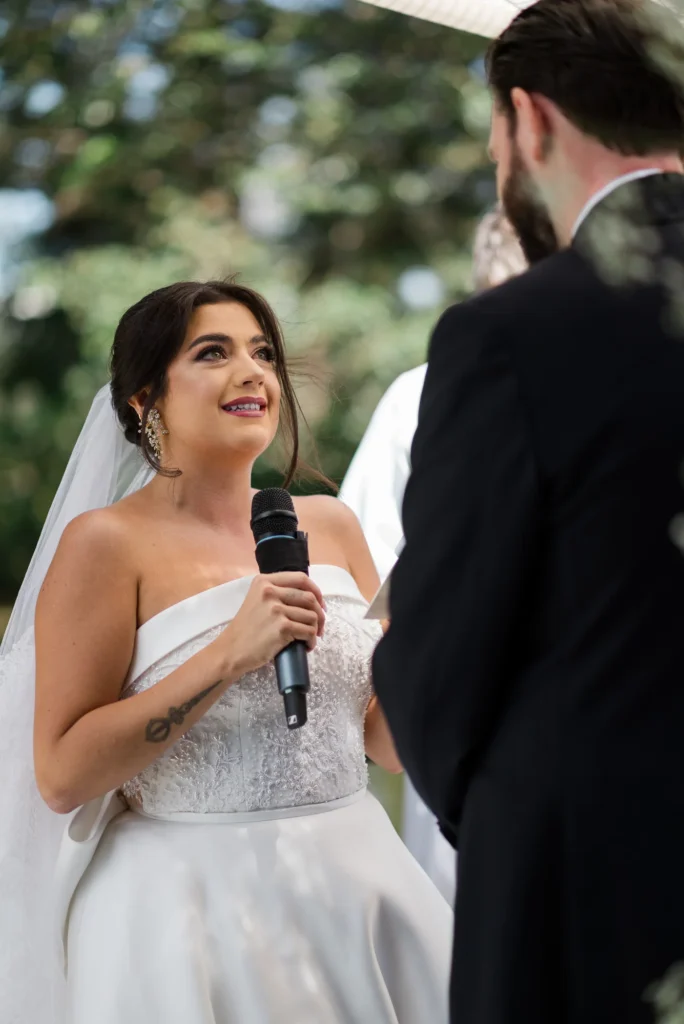 Novios en su ceremonia en La Palma Polo Club Puembo