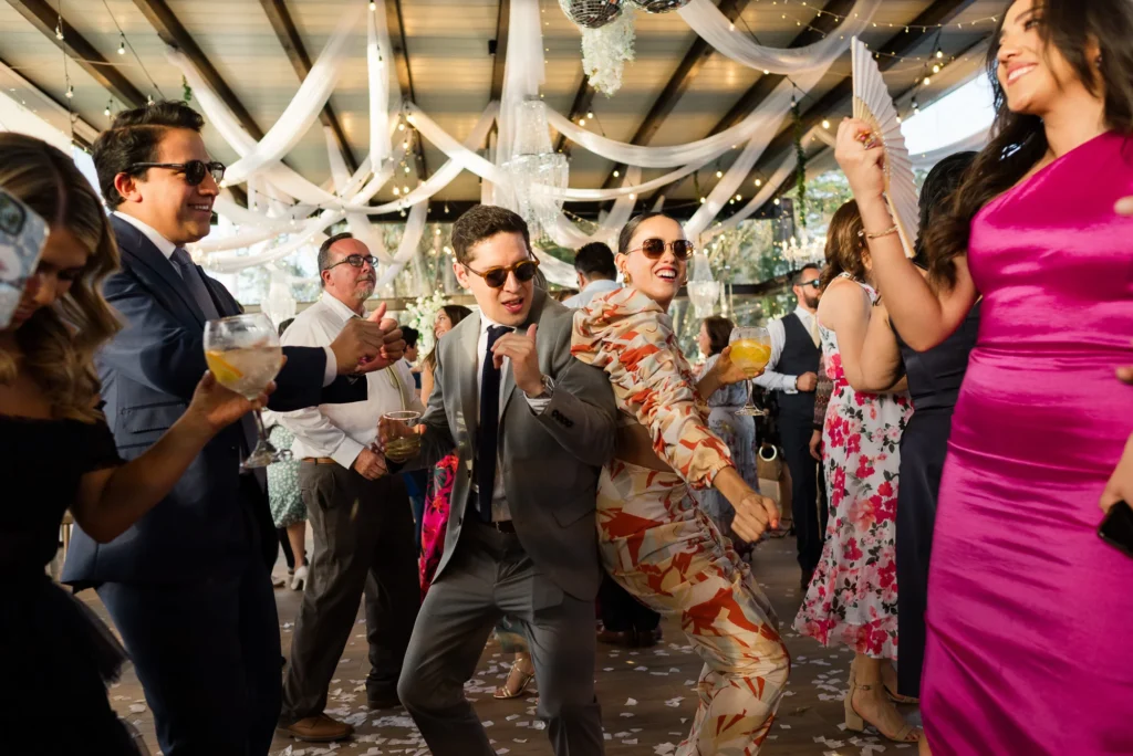 Baile y fiesta de los novios en su Boda en La Palma Polo Club Puembo