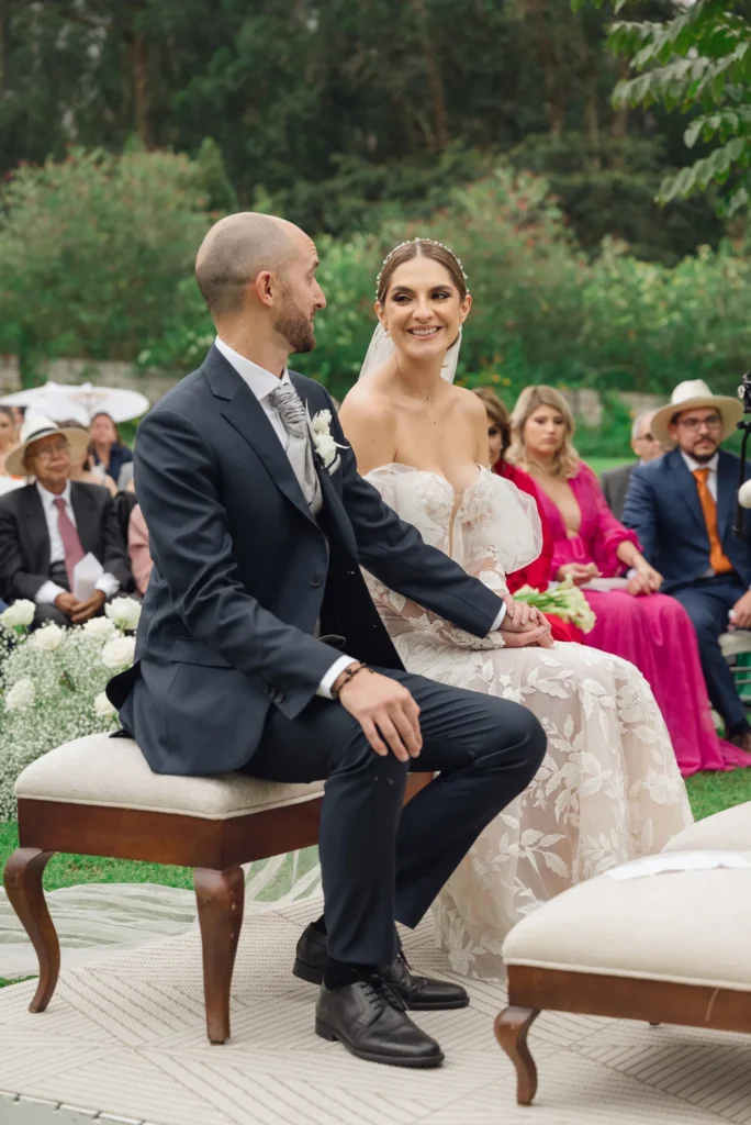 Novios en su ceremonia realizada en una hacienda privada de Quito