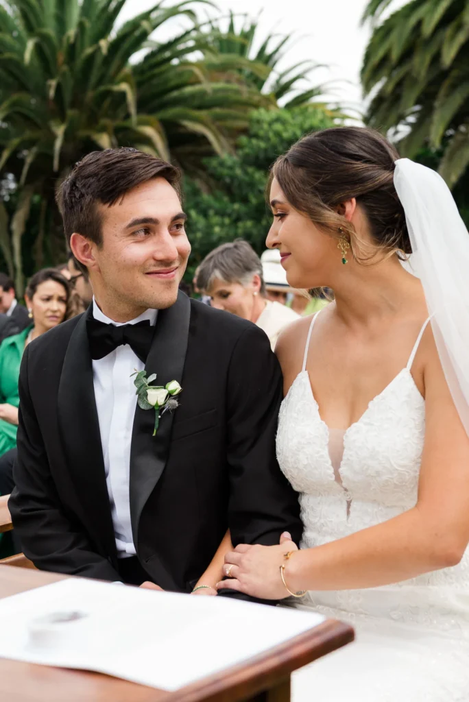 Novios en su ceremonia realizada en La Casona de Puembo