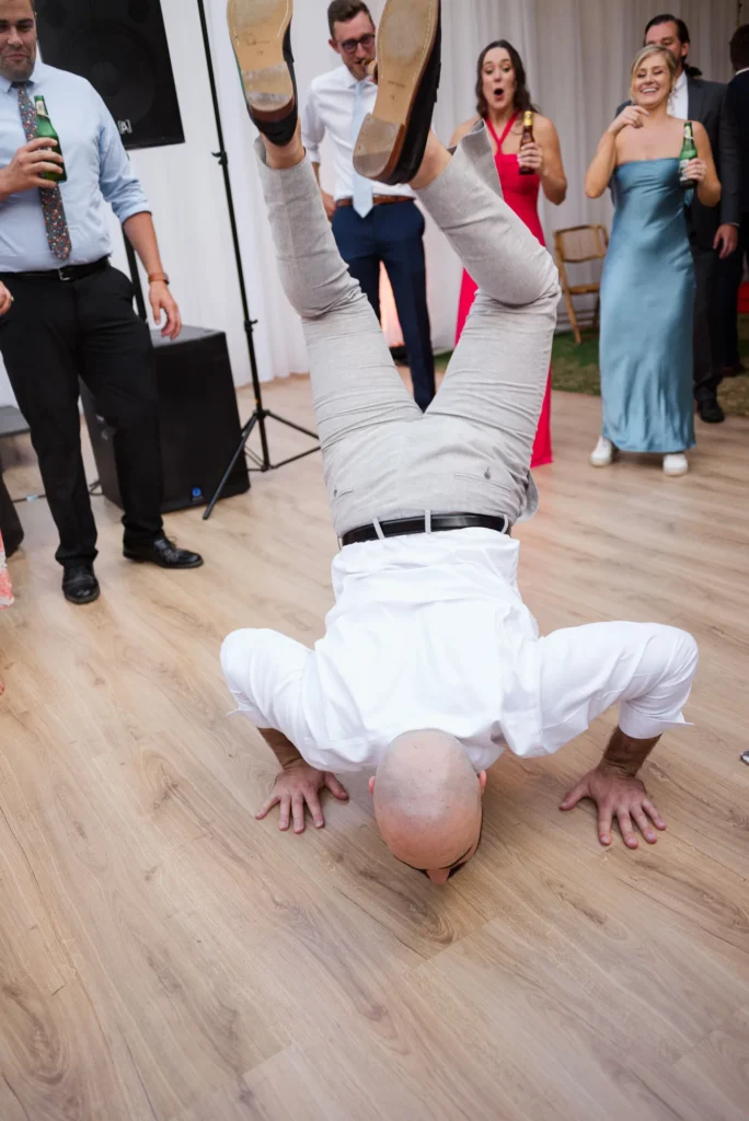 Baile y fiesta de los novios en su Boda en La Casona de Puembo