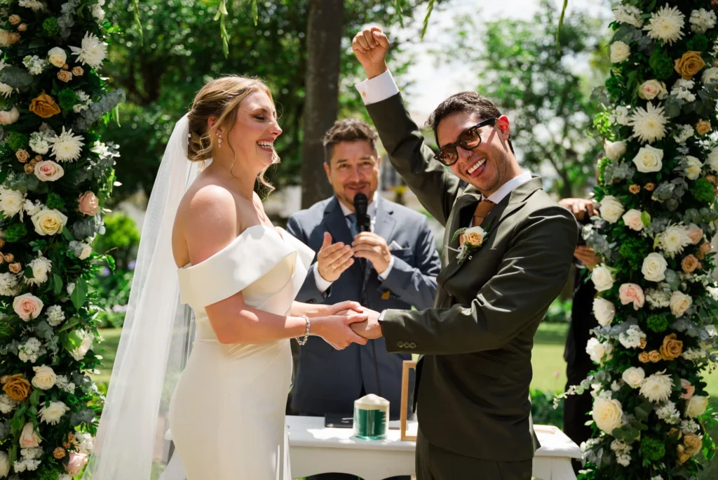 Novios en su ceremonia en Boda en Quito
