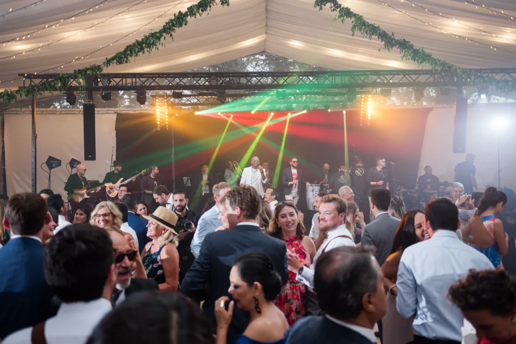 Baile y fiesta de los novios en su Boda en Quito