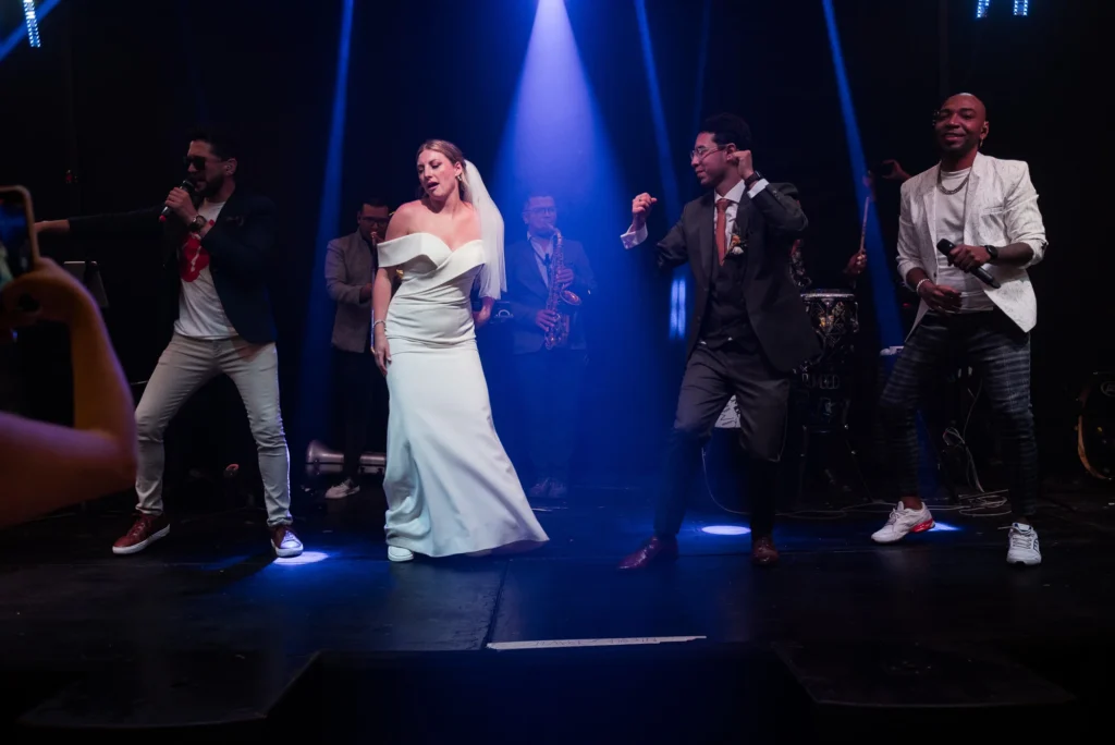 Baile y fiesta de los novios en su Boda en Quito