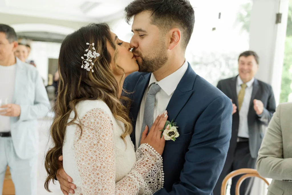 Novios en su ceremonia en Boda Civil en Quito