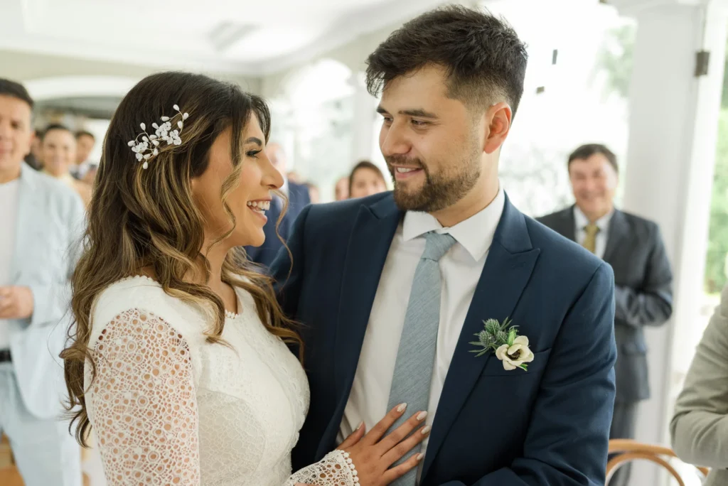 Novios en su ceremonia en Boda Civil en Quito