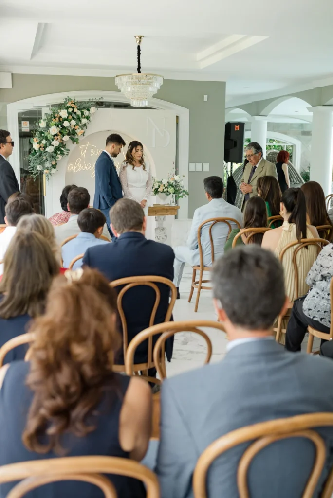 Novios en su ceremonia en Boda Civil en Quito