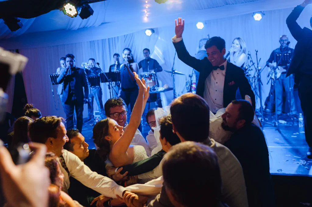Baile y fiesta de los novios en su Boda en Cumbayá