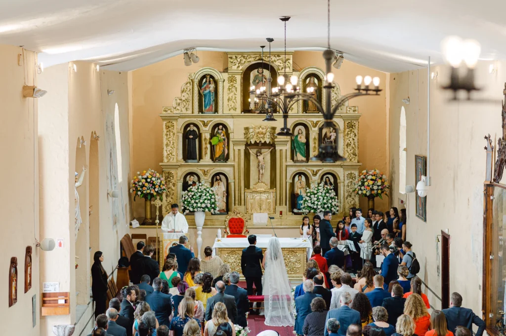 Ceremonia religiosa en Iglesia de Cumbayá